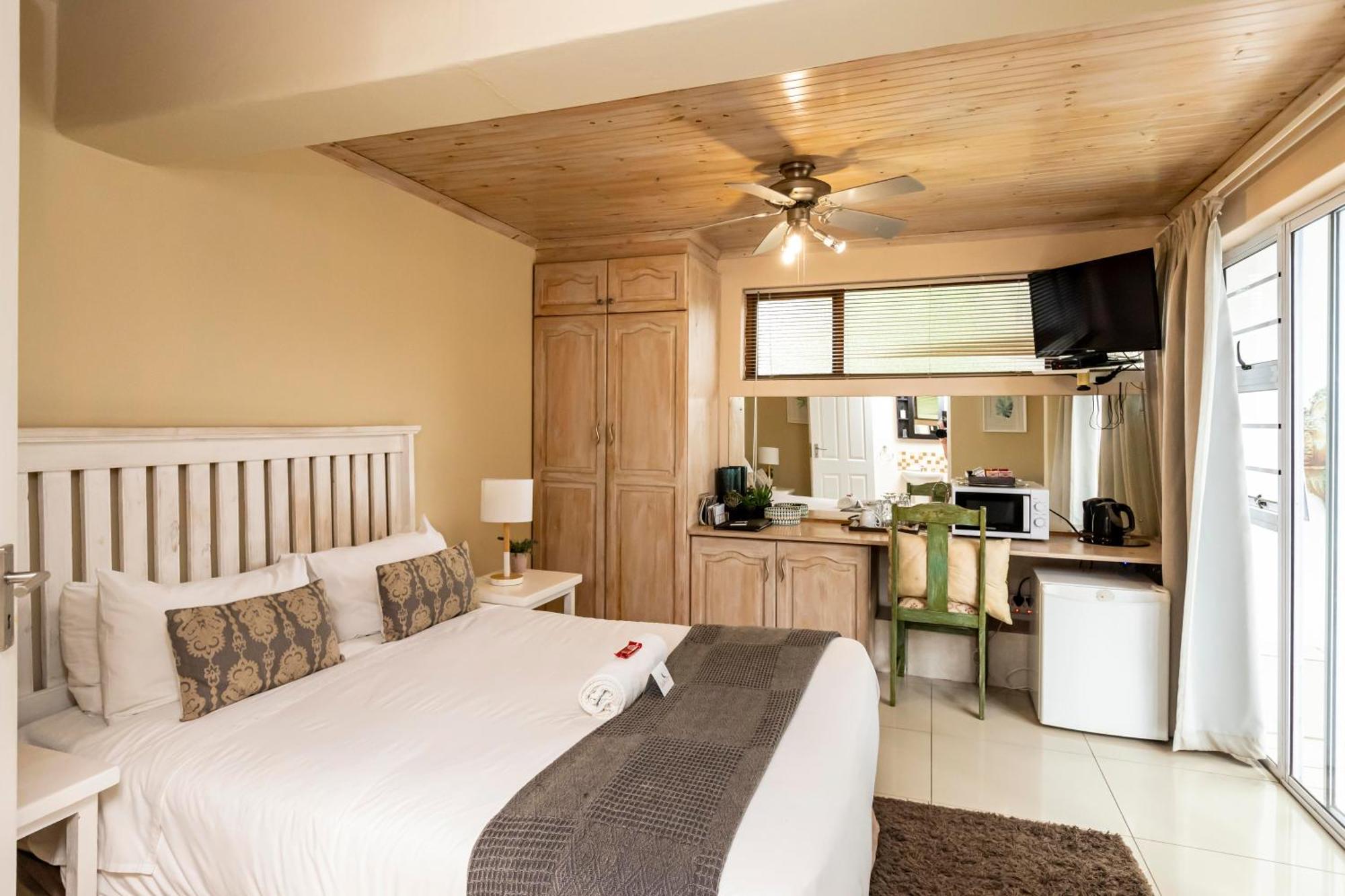 Bed and Breakfast Fish Eagle Manor à East London Extérieur photo
